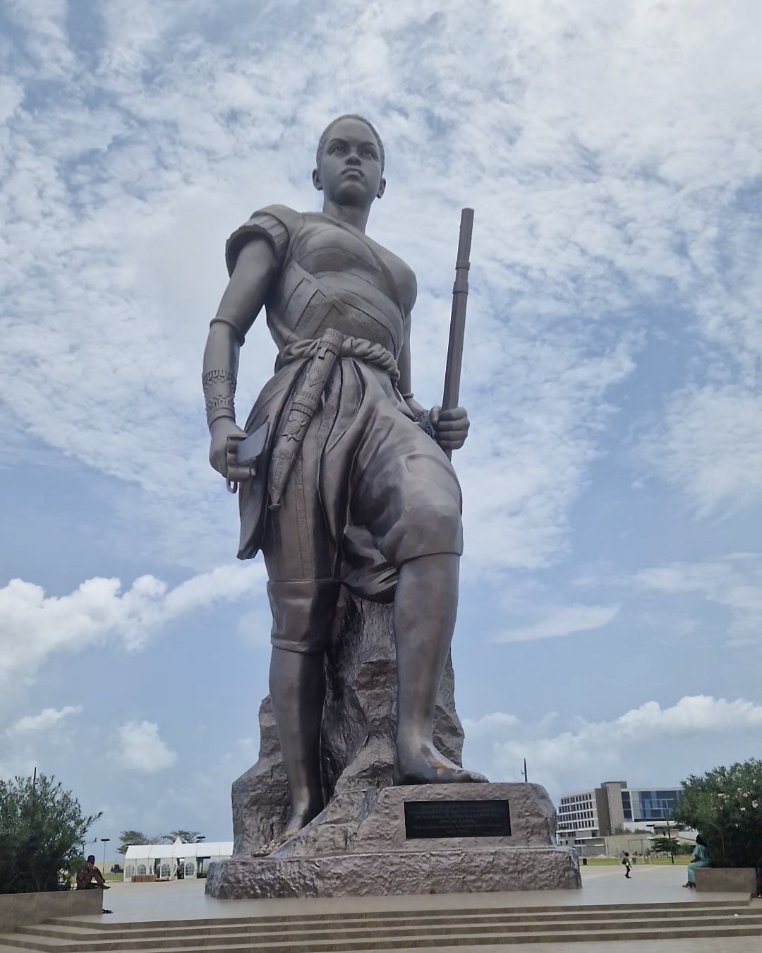Monument Amazone de Cotonou, statue de bronze de 30 mètres dédiée aux guerrières du Dahomey