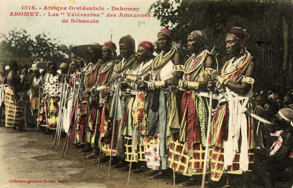 Vétérantes des Amazones de Béhanzin, Abomey, 1908